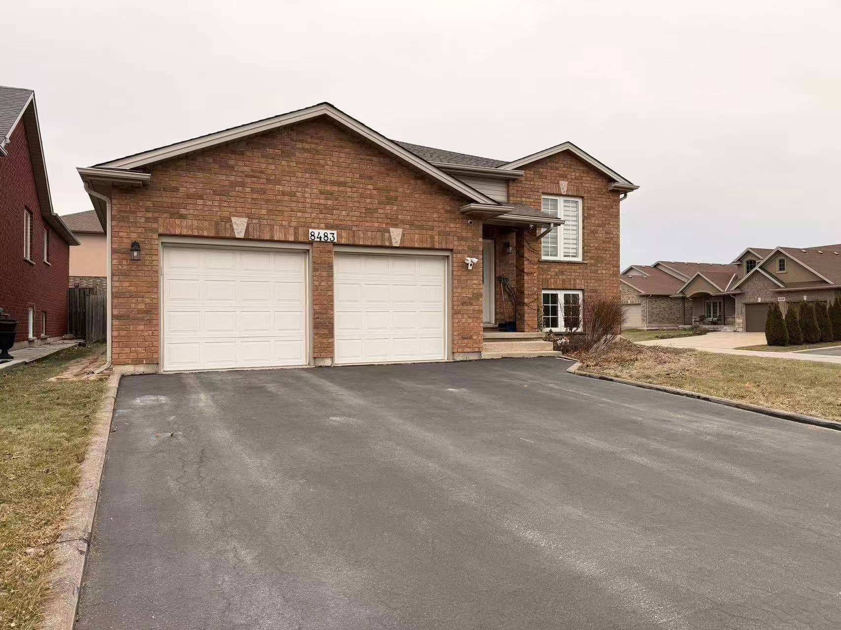 Niagara Falls, ON L2H 0B5,8483 GLAVCIC DR