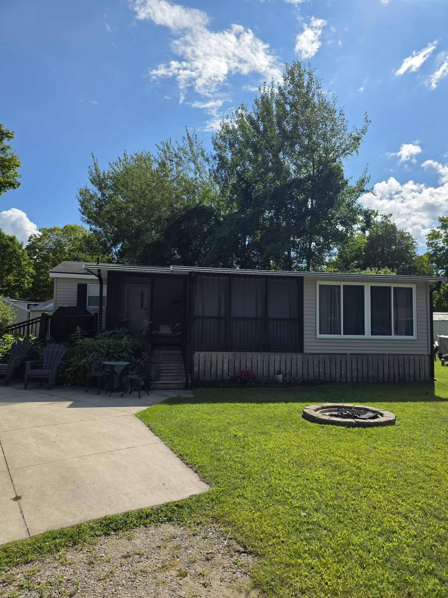 Lambton Shores, ON N0N 1J2,9338 West Ipperwash RD #JJ22