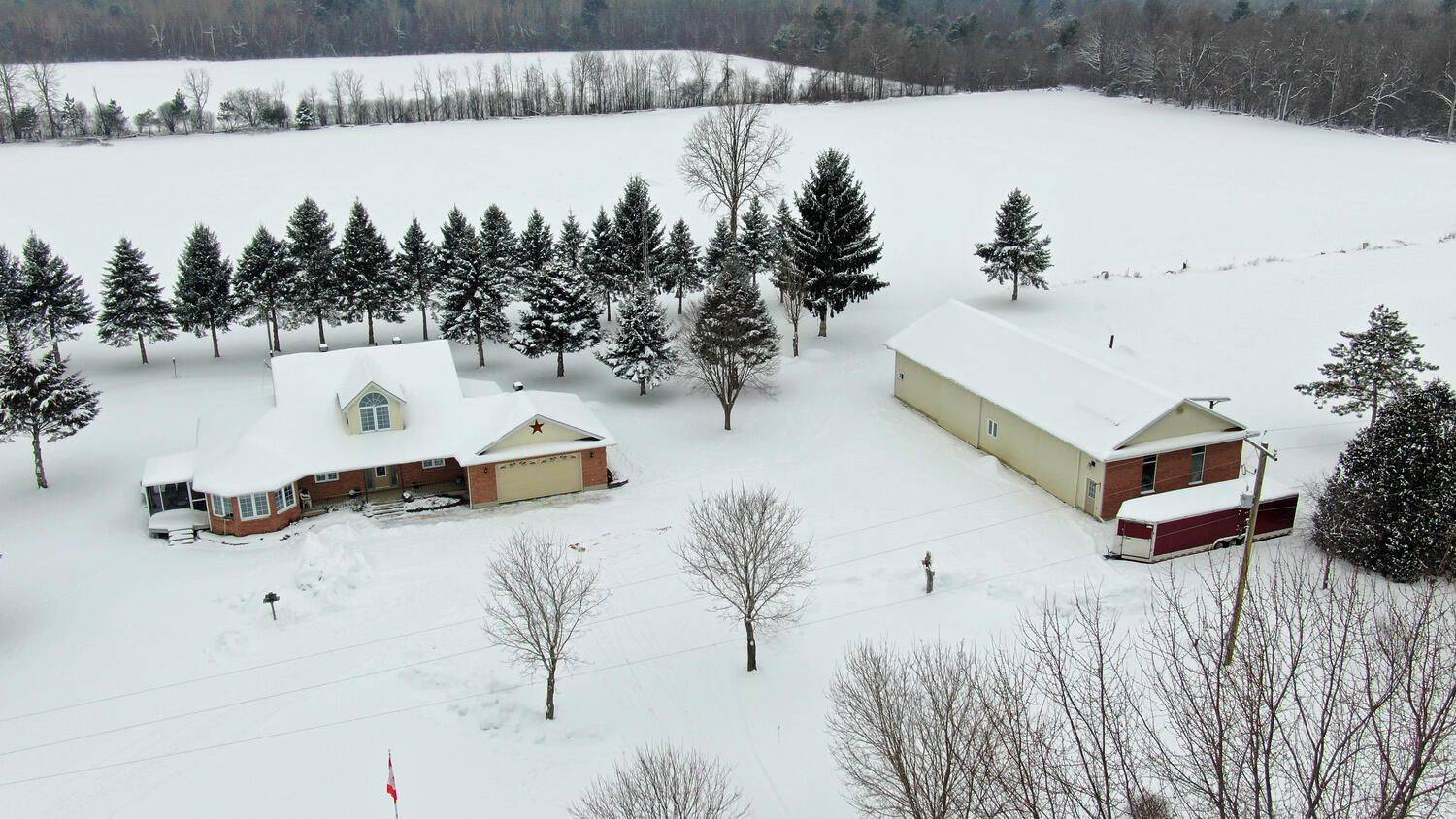 Front Of Yonge, ON K0E 1M0,209 Lake ST