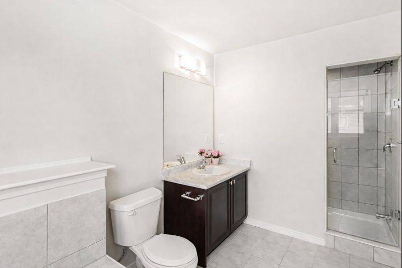 Niagara Falls, ON L2H 3S2,7760 Redbud LN