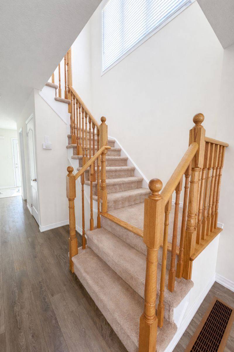 Niagara Falls, ON L2H 3S2,7760 Redbud LN