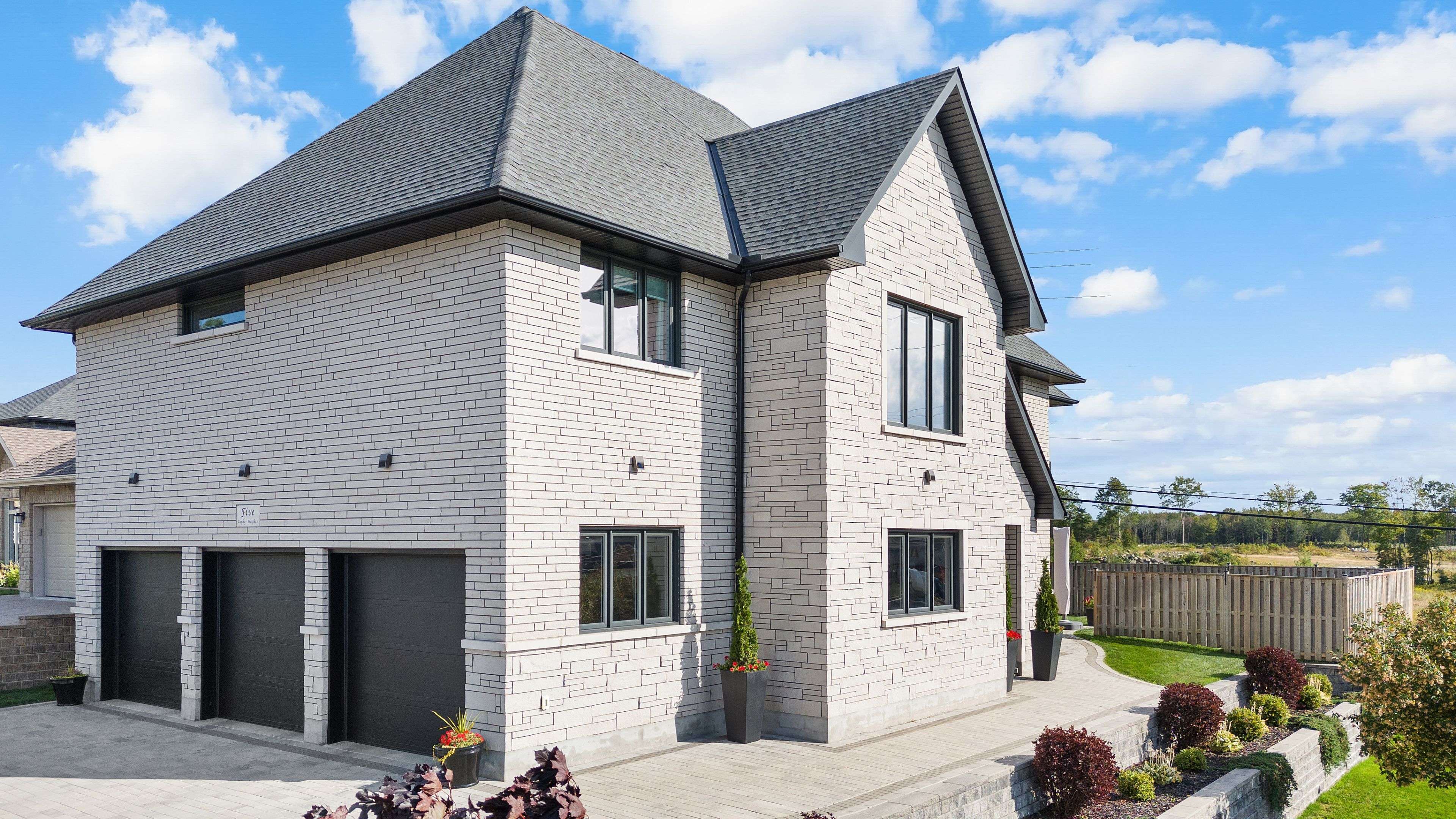 North Bay, ON P1B 8G2,5 ZEPHYR HTS