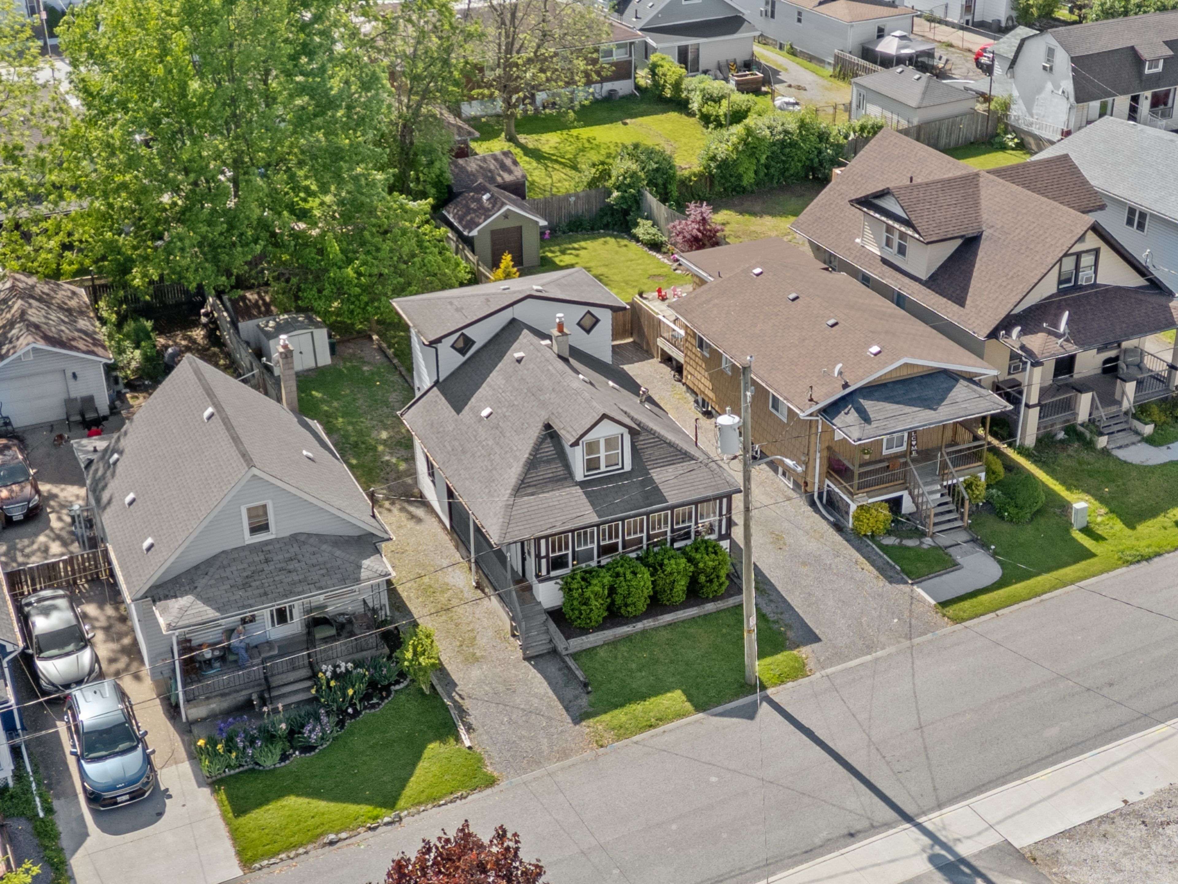 Thorold, ON L2V 3V9,61 Patricia ST