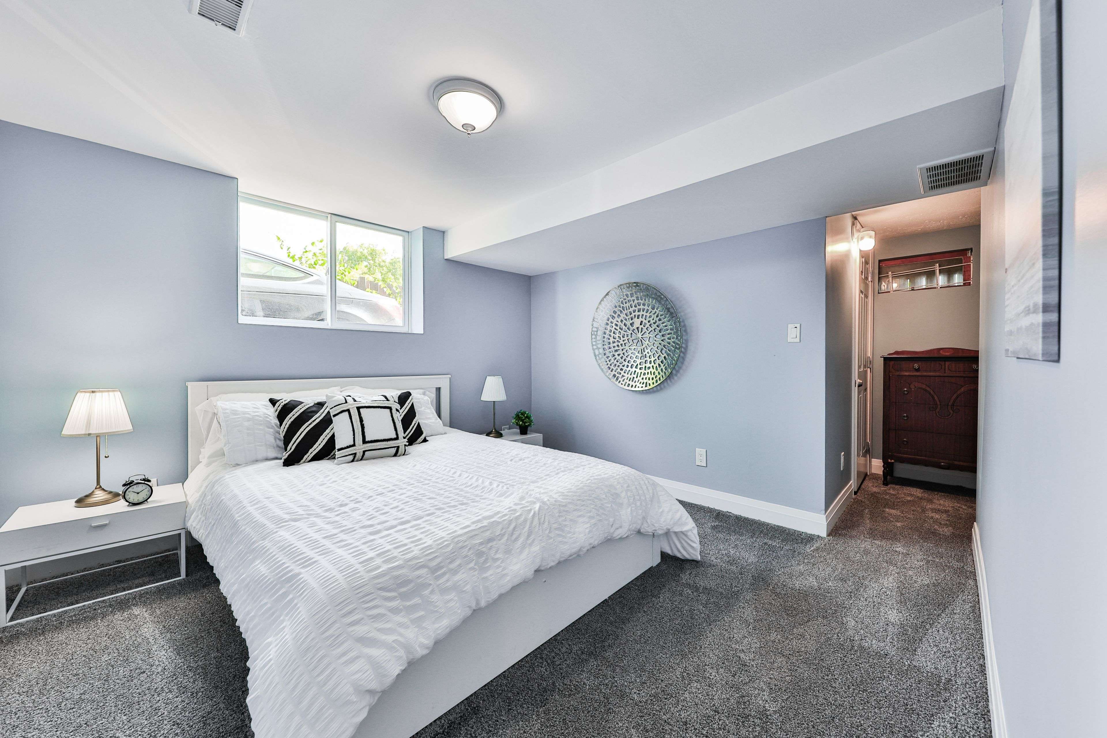 Hamilton, ON L8K 5X6,172 Hanover PL