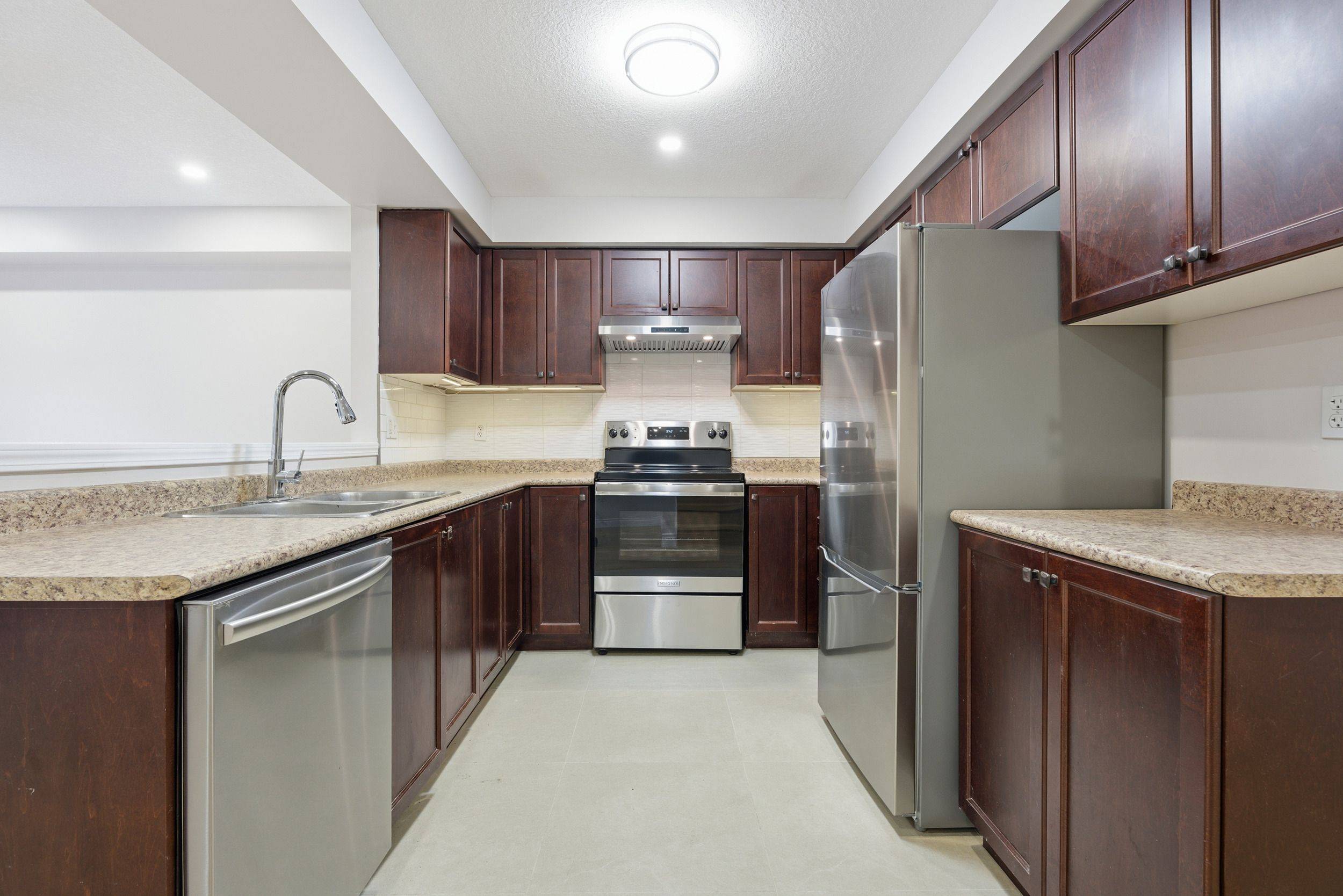 Kitchener, ON N2A 0C7,930 Zeller CRES