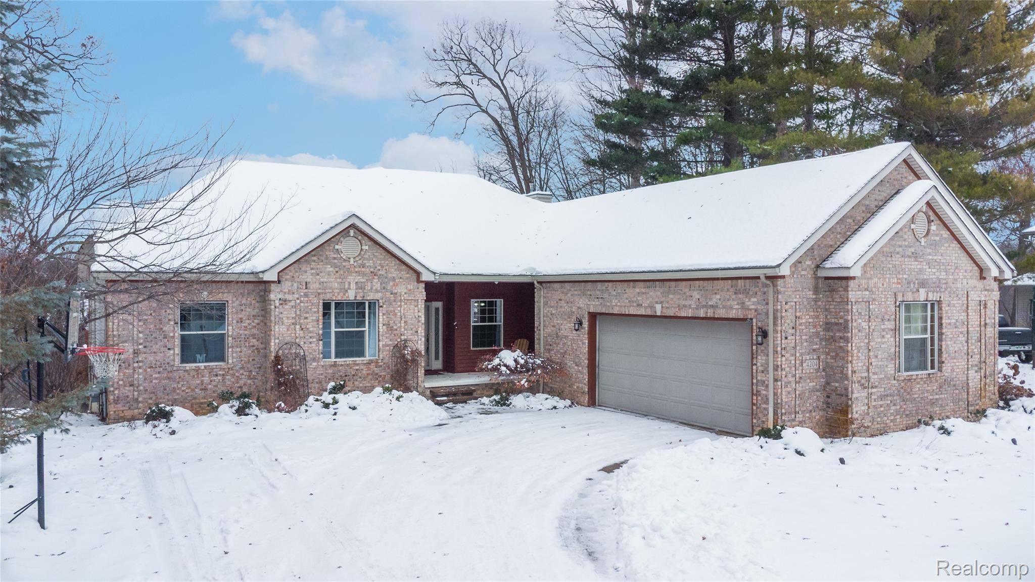 Fenton, MI 48430,4204 Pavilion CT