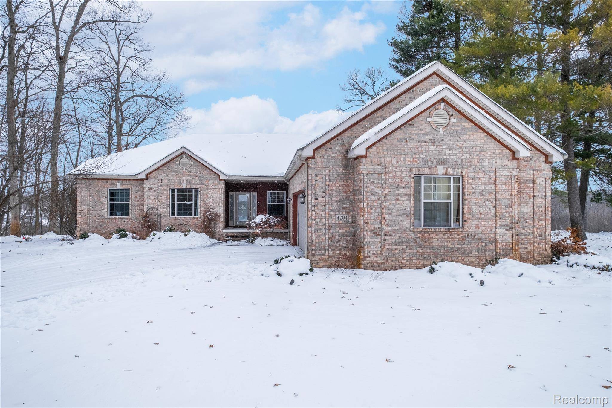 Fenton, MI 48430,4204 Pavilion CT