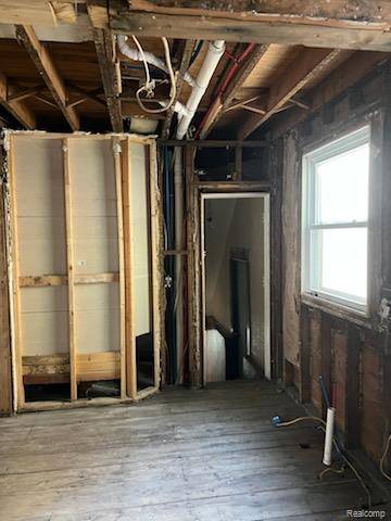 Lansing, MI 48915,320 Huron ST