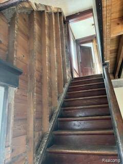 Lansing, MI 48915,320 Huron ST