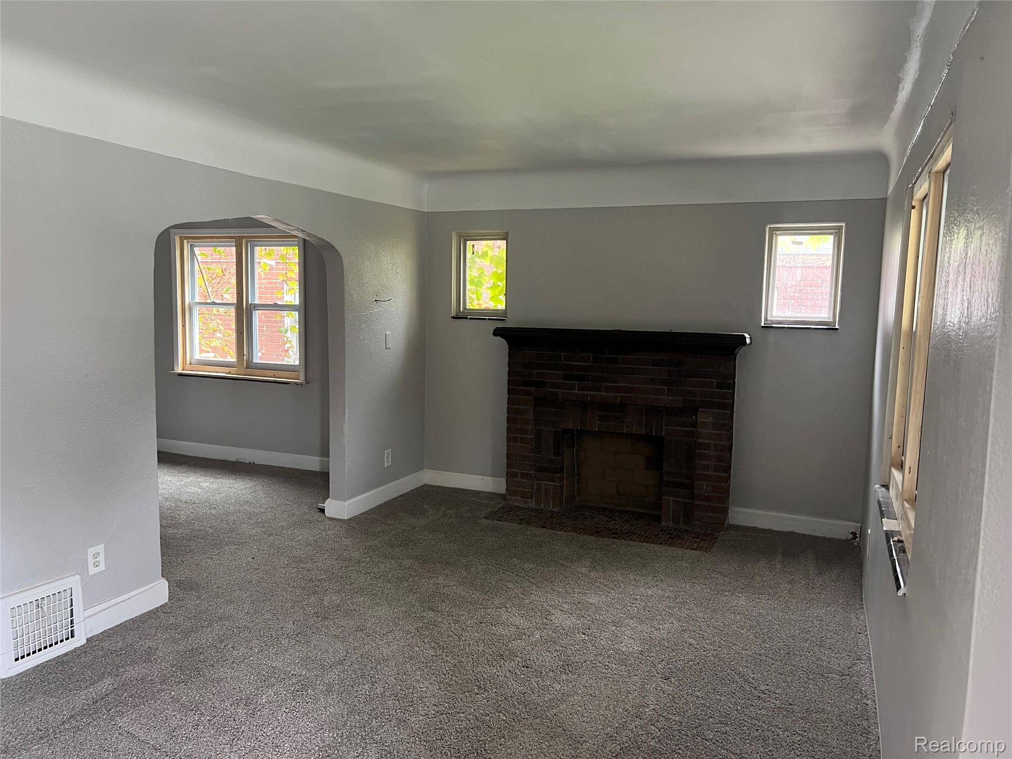 Detroit, MI 48205,11851 College ST