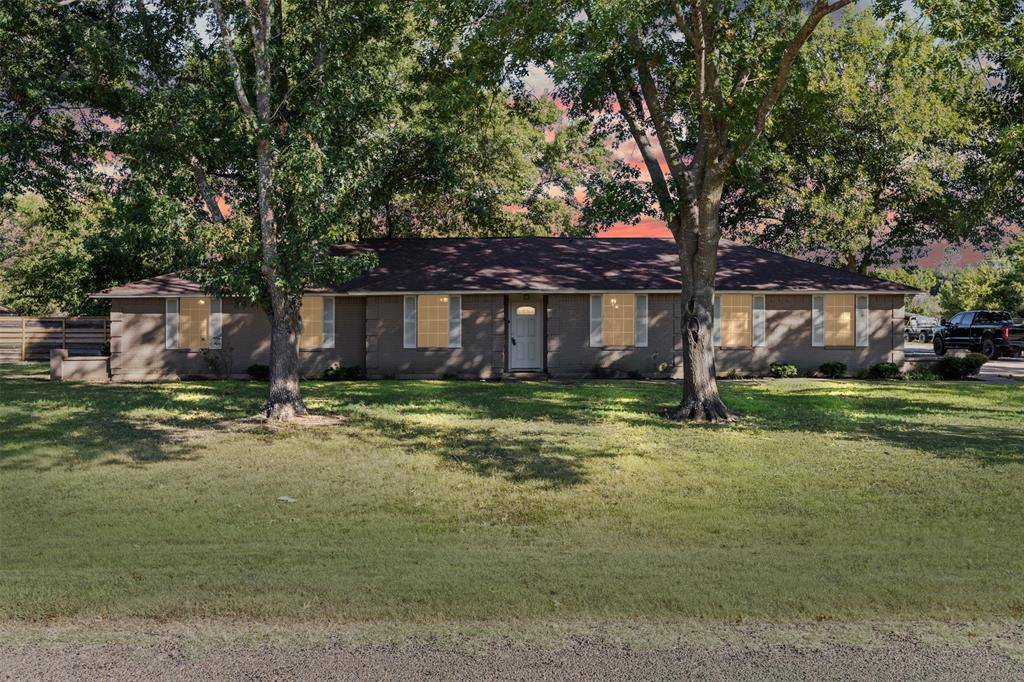 Oak Leaf, TX 75154,113 Hackberry Street