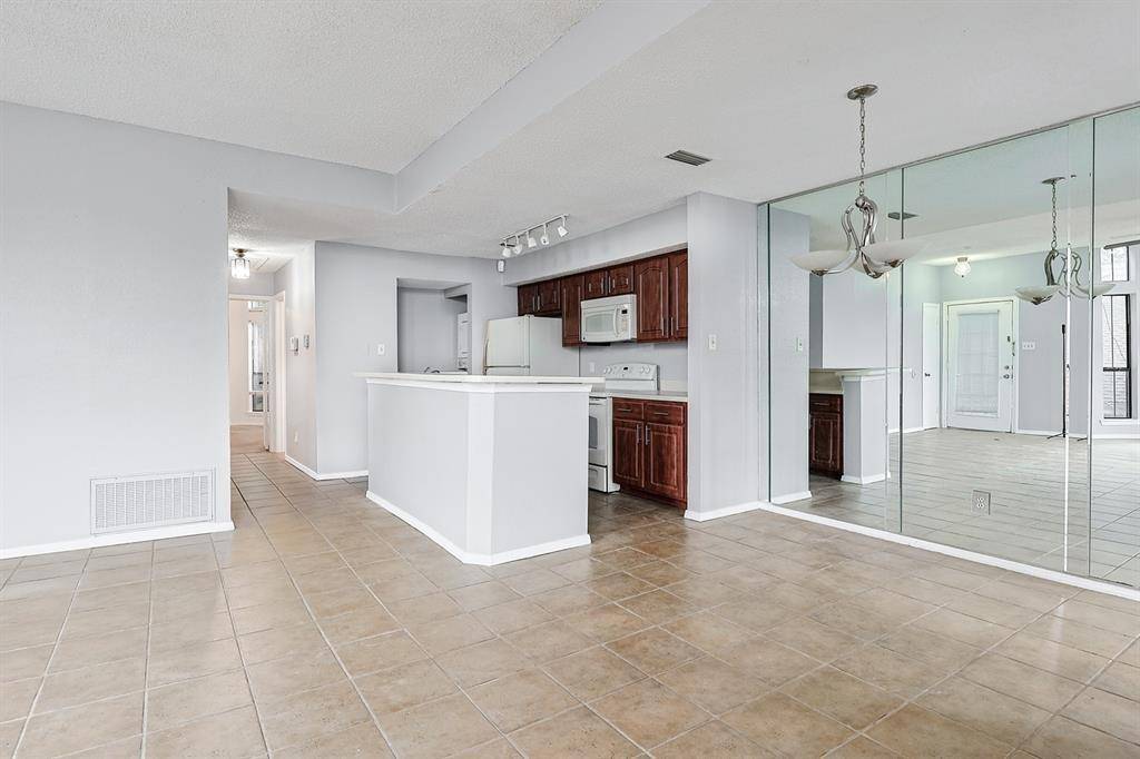 Irving, TX 75038,3420 Country Club Drive W #214