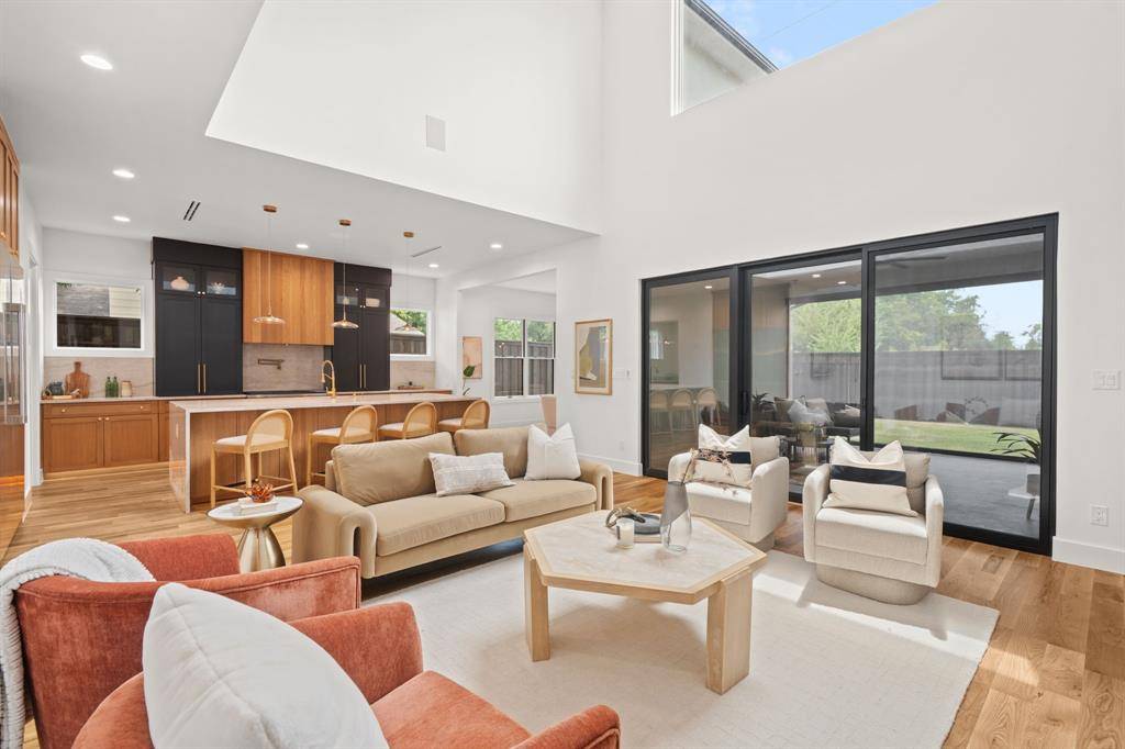 Dallas, TX 75220,3884 Cortez Drive