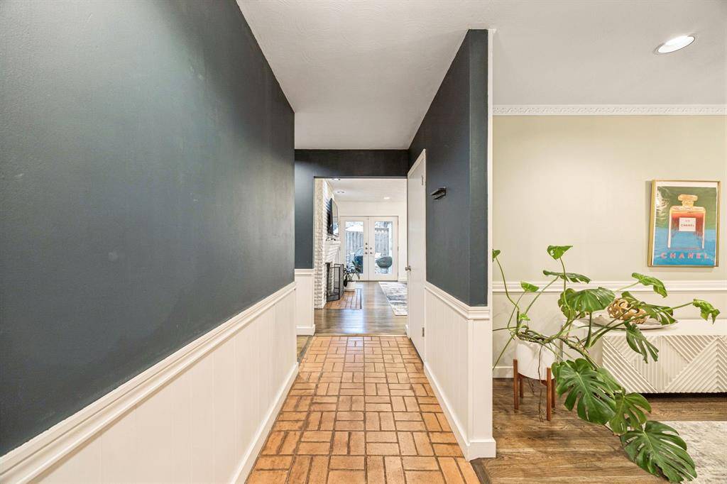 Dallas, TX 75218,10017 Medlock Drive