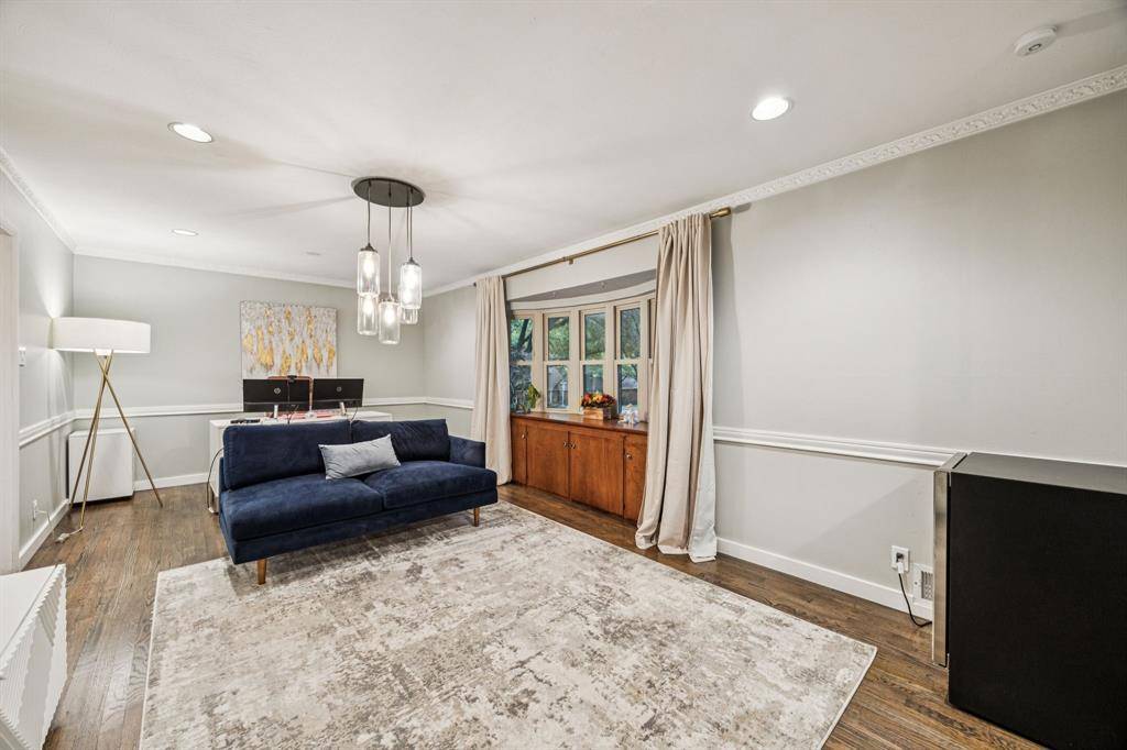 Dallas, TX 75218,10017 Medlock Drive