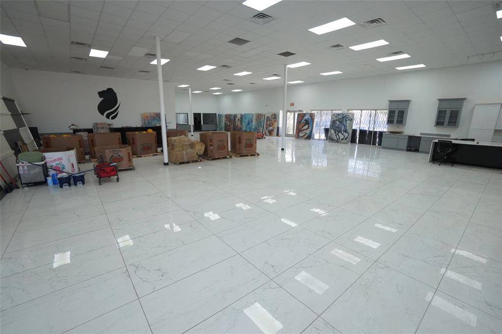 Dallas, TX 75220,10830 Composite Drive