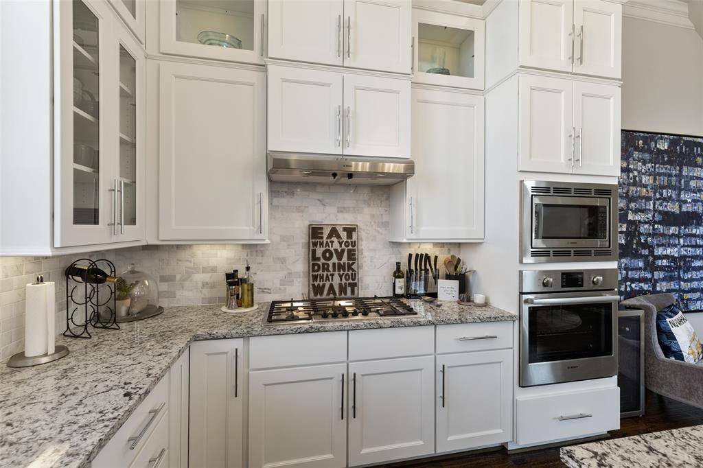 Fort Worth, TX 76102,916 W Peach Street