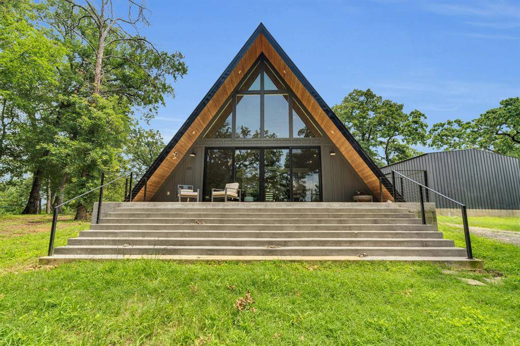 Tool, TX 75143,1223 Whispering Springs Drive