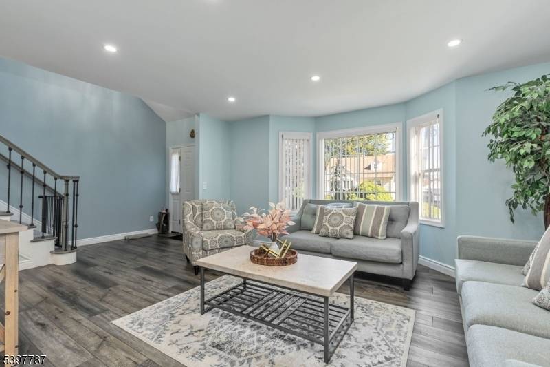 Kenilworth Boro, NJ 07033,126 N 13Th St