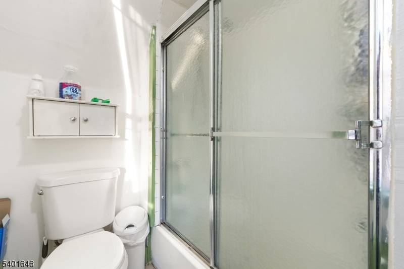 Newark City, NJ 07104,424 Summer Ave