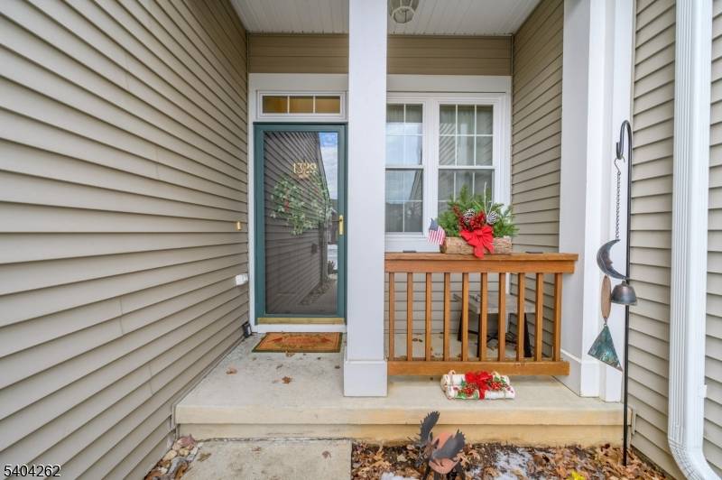 Lopatcong Twp., NJ 08886,1329 Eagles Nest Ct