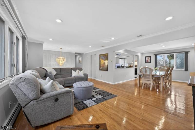 Saddle Brook Twp., NJ 07663,152 Claremont Ave