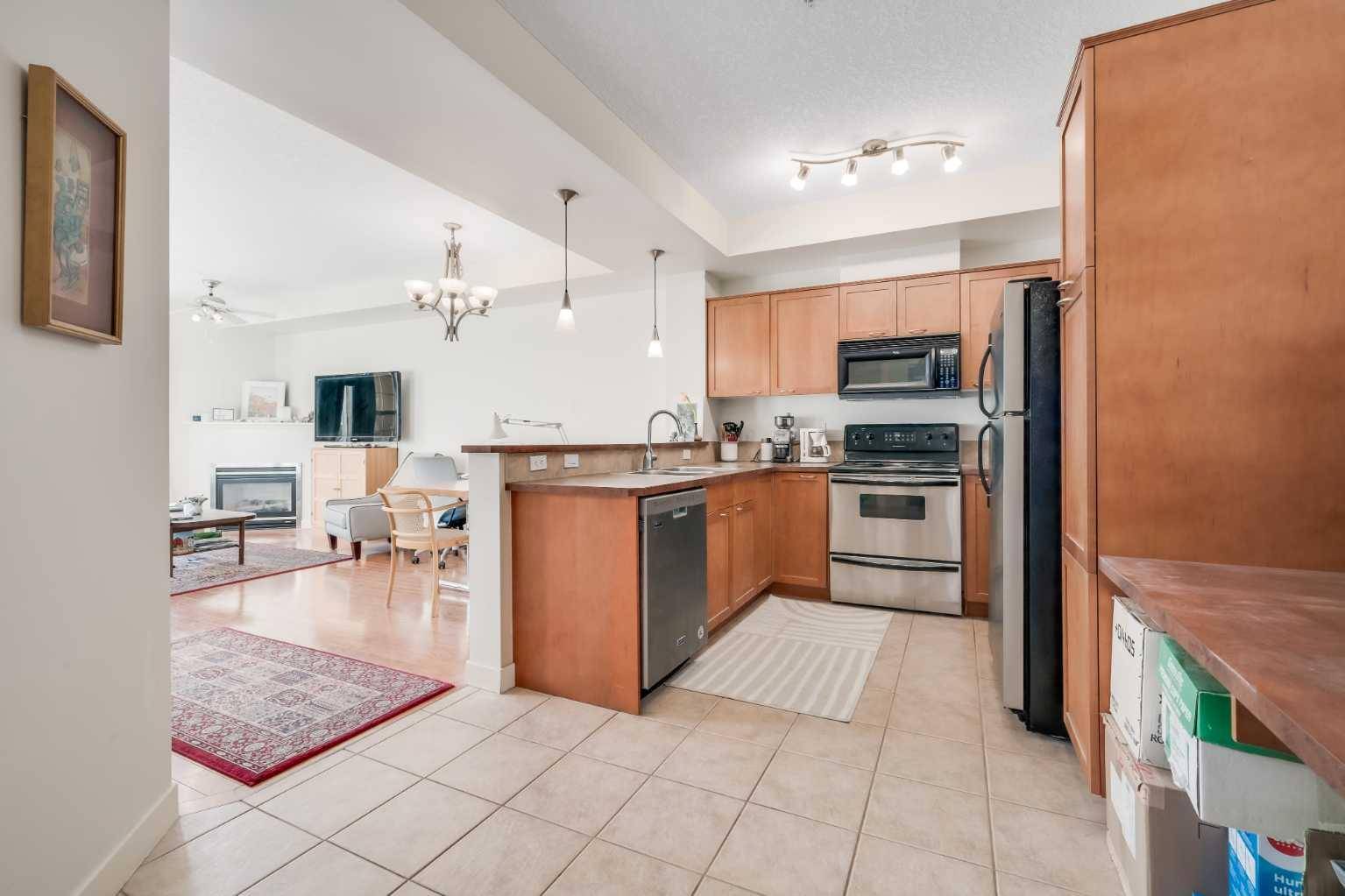 Calgary, AB T2S 3G3,208 Holy Cross LN SW #301