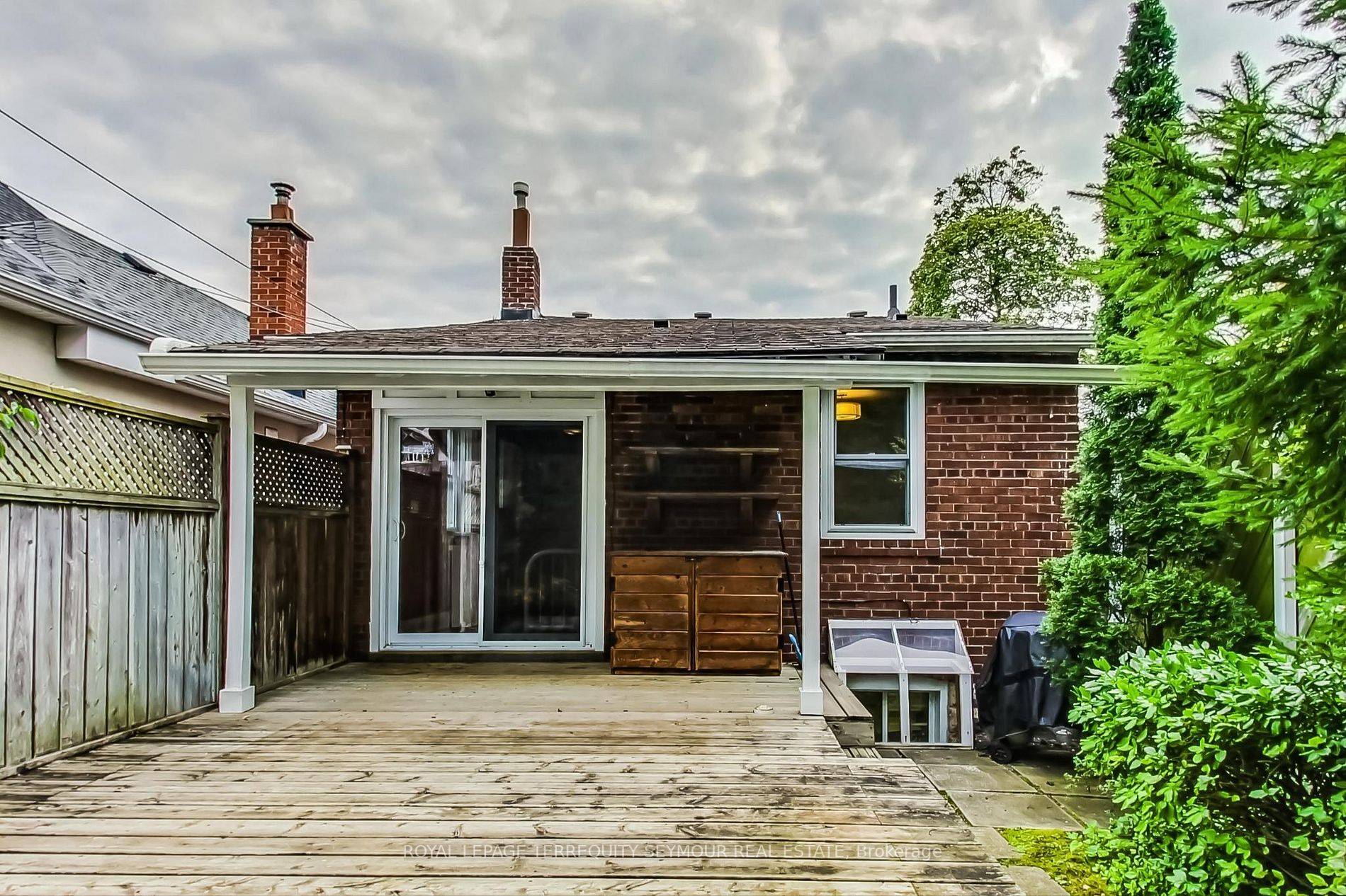 Toronto C10, ON M4S 2N9,22 Hadley RD