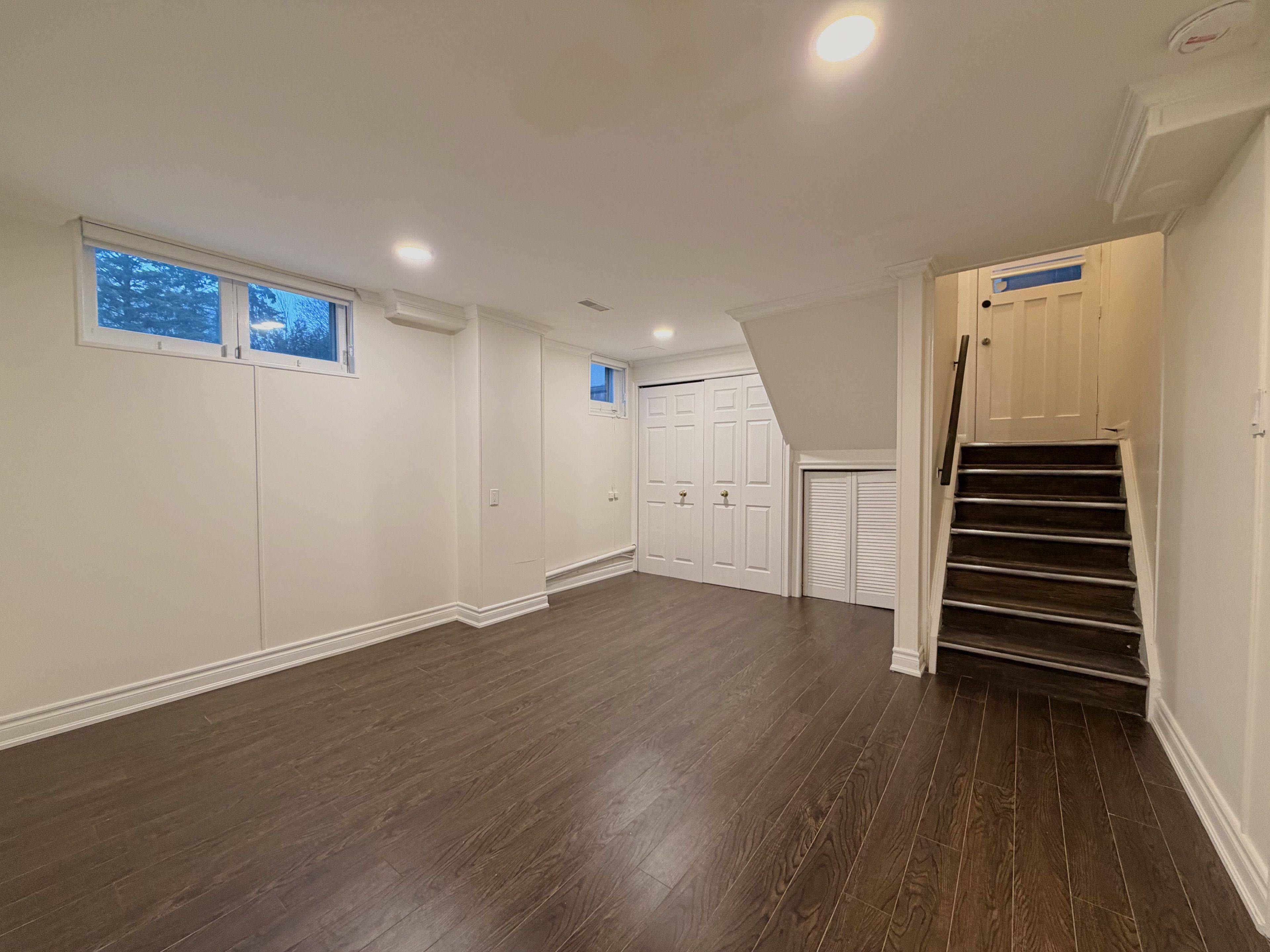 Toronto C14, ON M2M 2K4,190 Northwood DR #LOWER