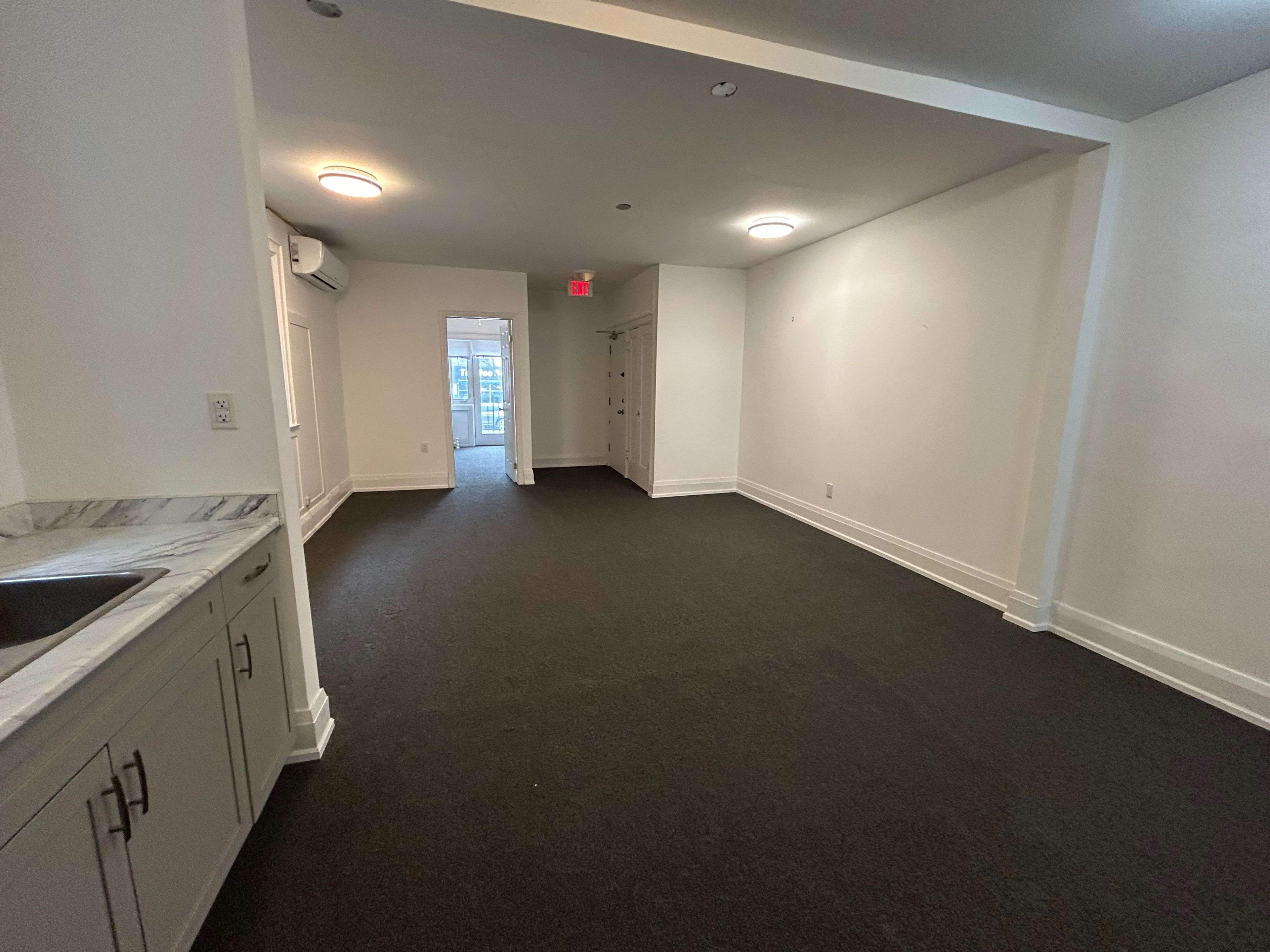 Toronto C03, ON M6C 1A6,596 St Clair AVE W #Floor 1