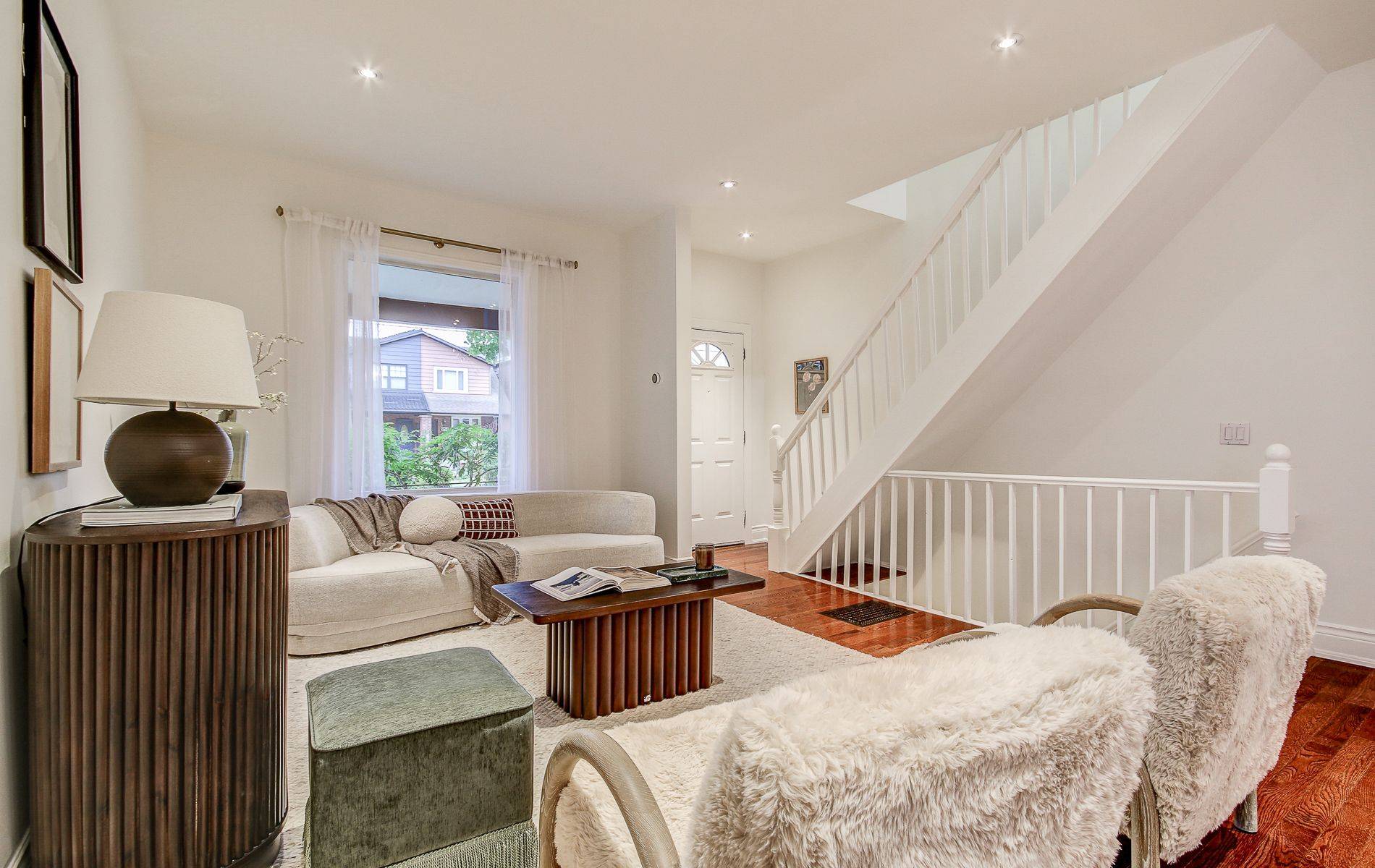 Toronto E03, ON M4K 3E6,965 Logan AVE