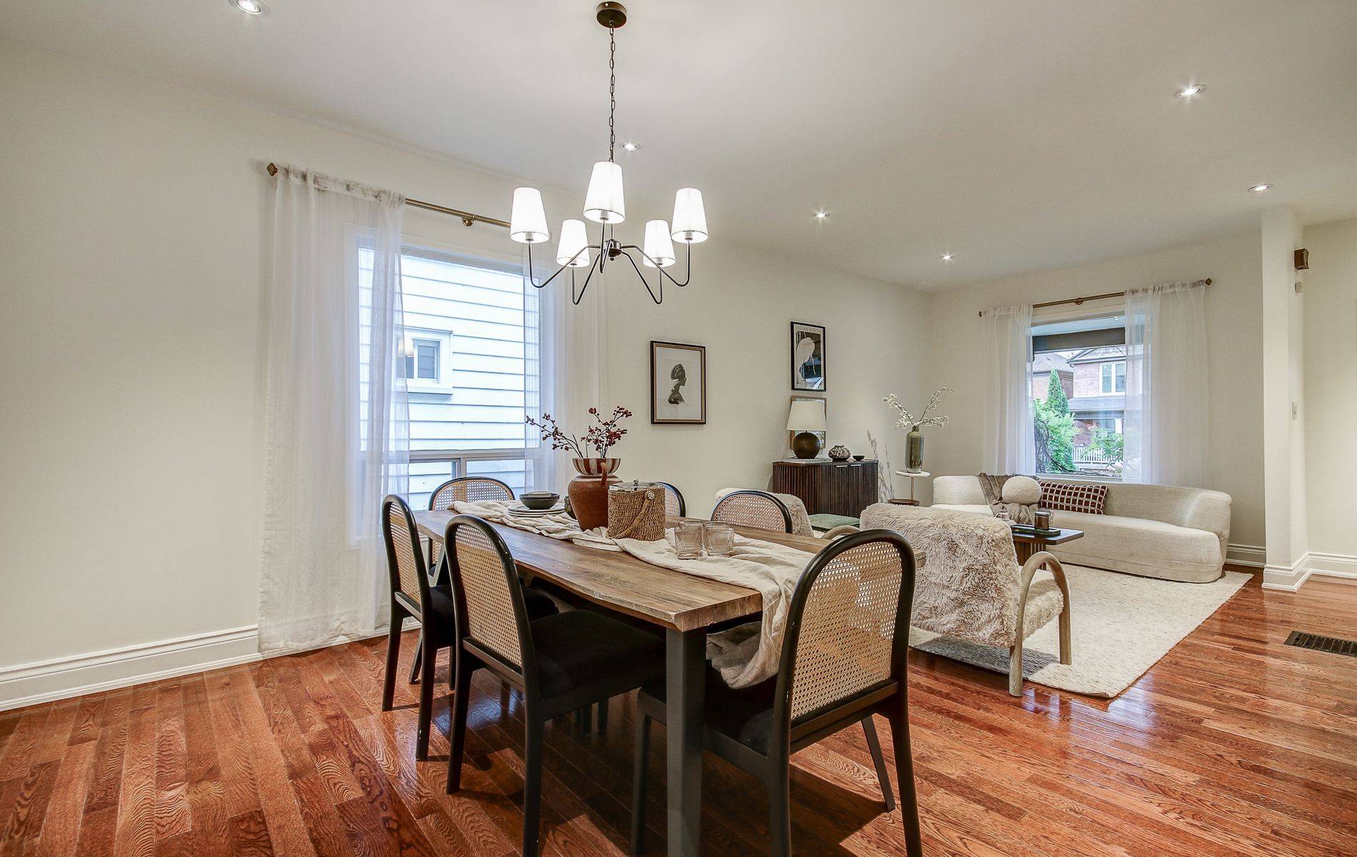 Toronto E03, ON M4K 3E6,965 Logan AVE