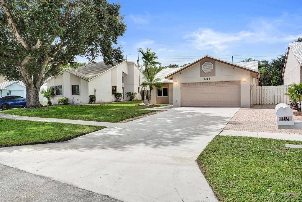 Lake Worth, FL 33463,6128 Strawberry Lakes Cir