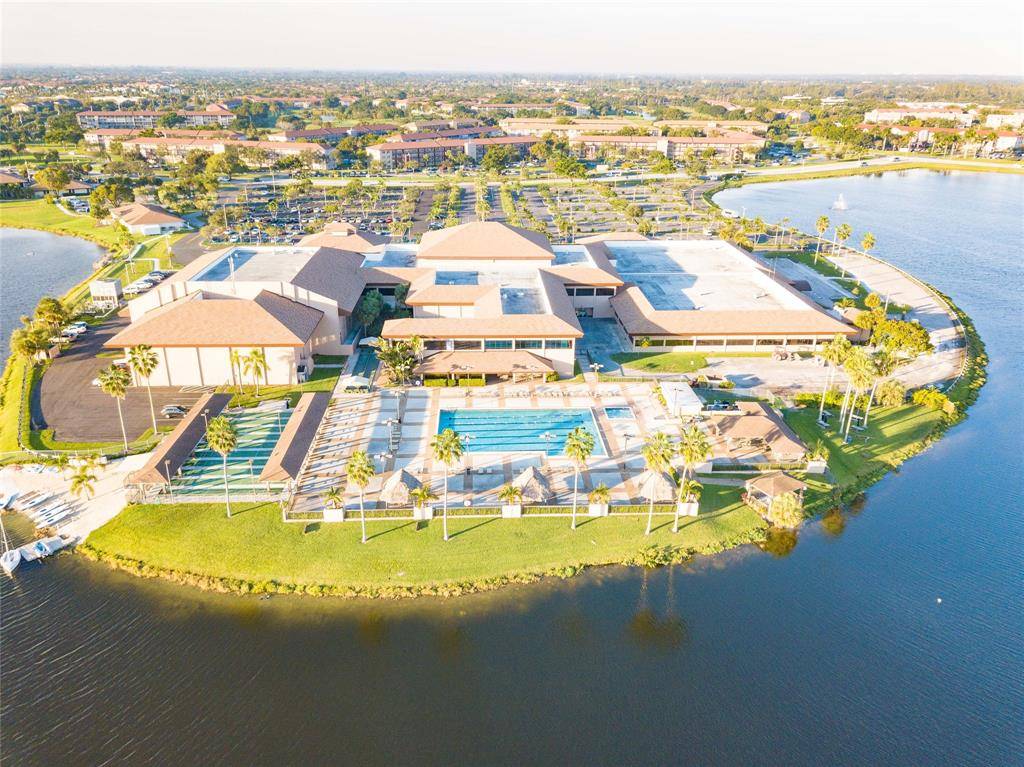 Pembroke Pines, FL 33027,300 SW 134th Way #204E