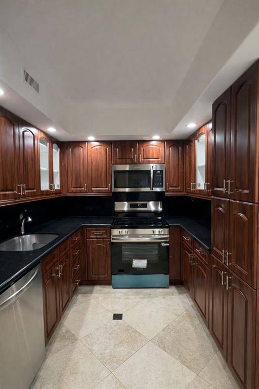 Hallandale Beach, FL 33009,1985 Ocean Dr #20A