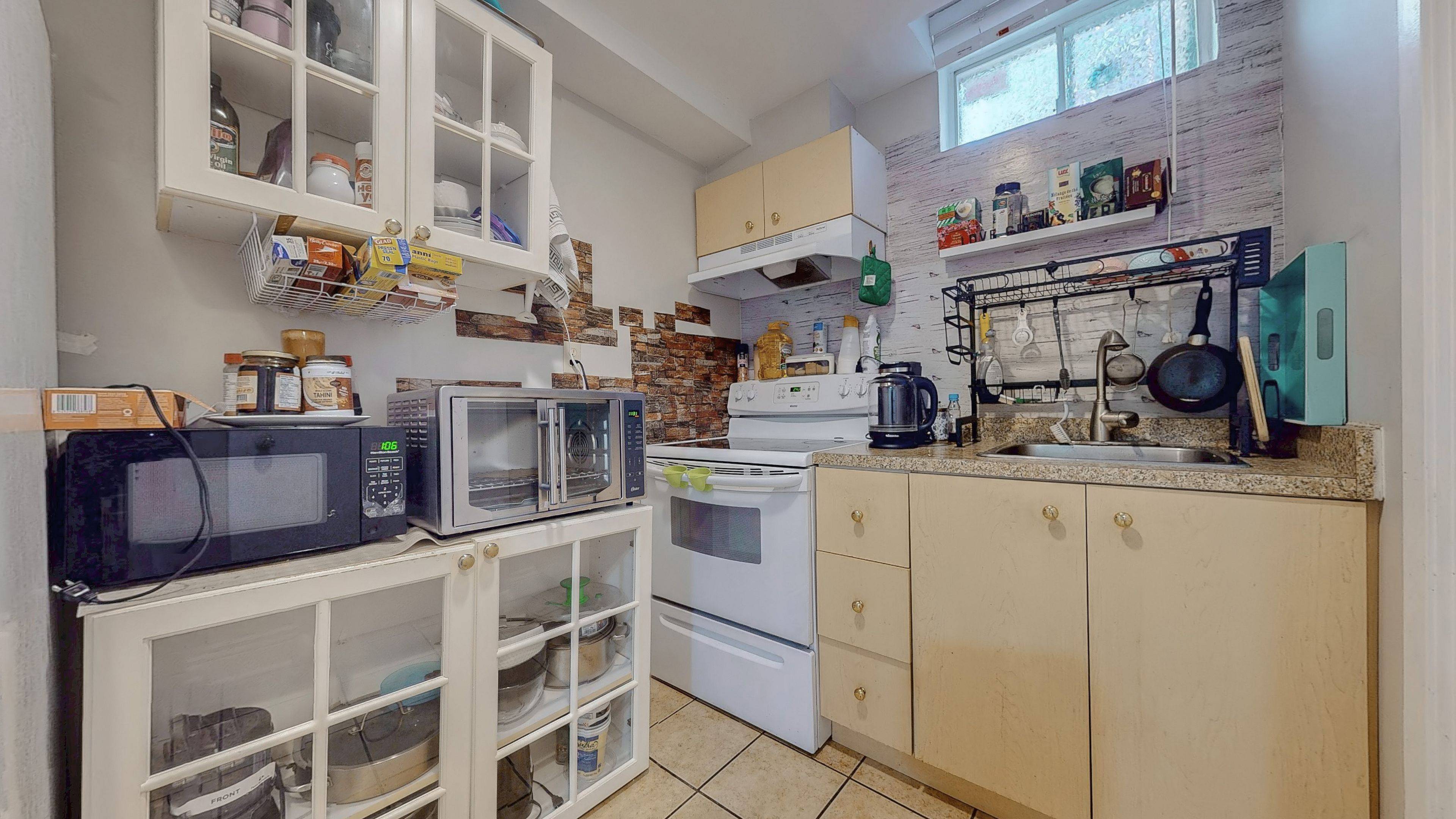 Markham, ON L3T 5J3,158 Holm CRES #bsmnt