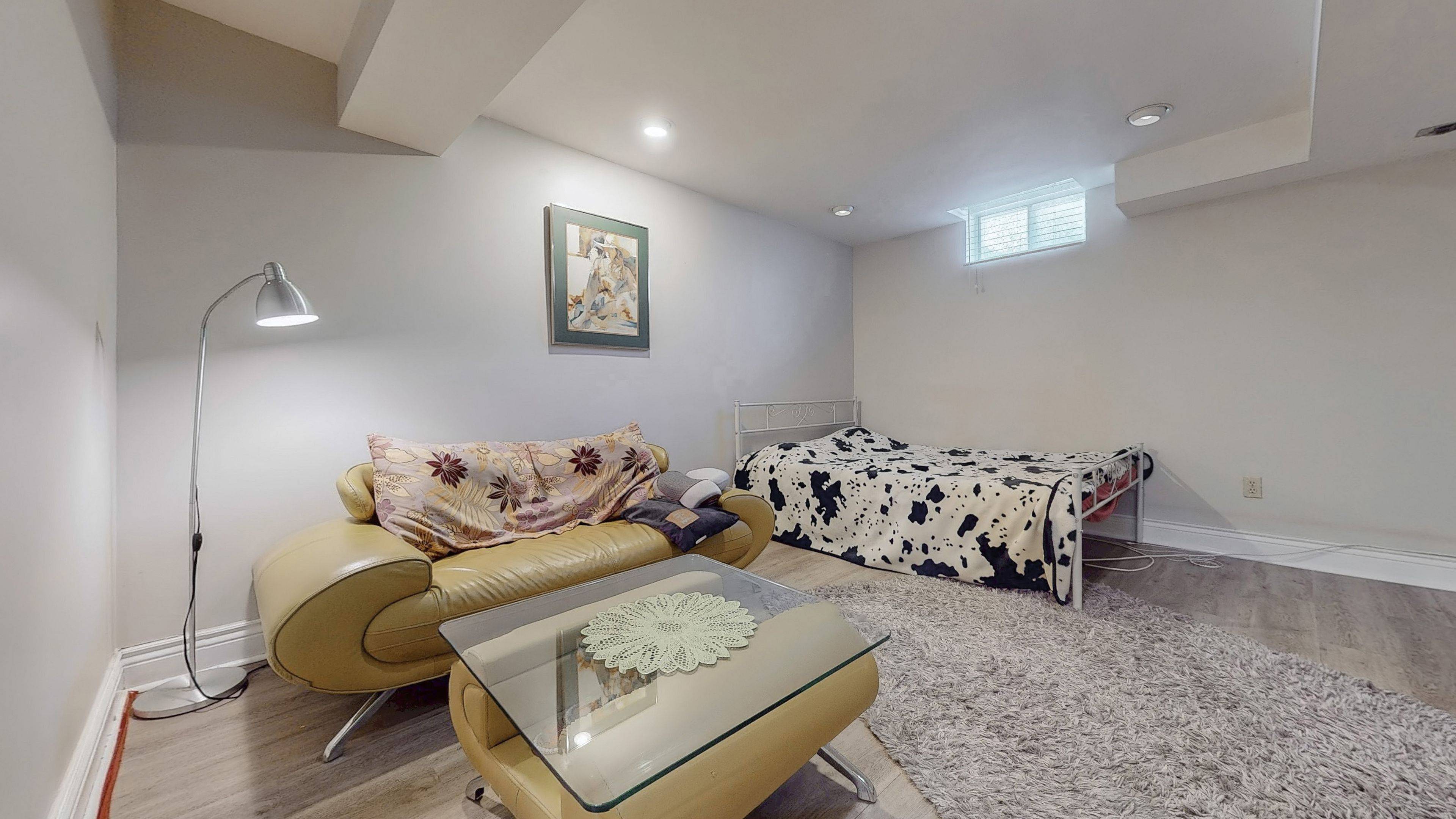 Markham, ON L3T 5J3,158 Holm CRES #bsmnt