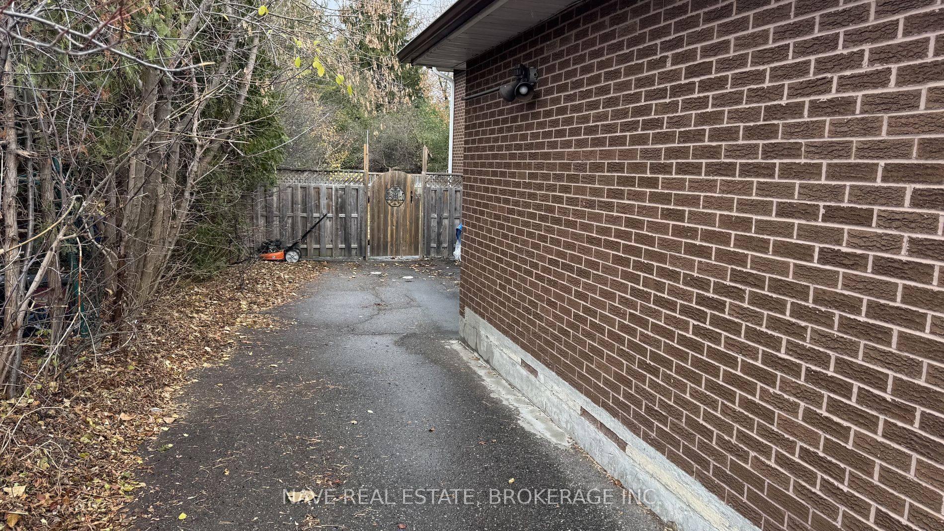 Richmond Hill, ON L4C 4M2,50 Elgin Mills RD W #Basement