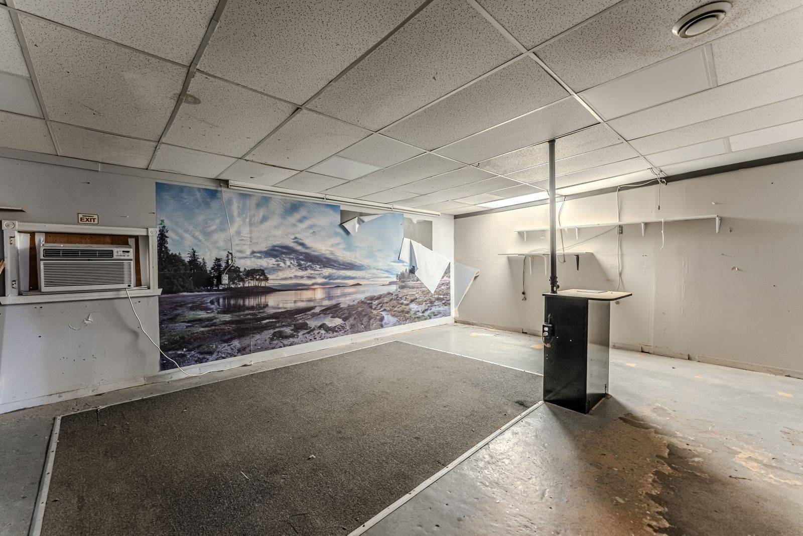 Barrie, ON L4N 3A4,48 Ellen ST #3