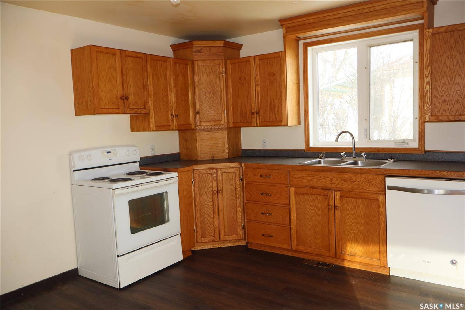 Swift Current, SK S9H 2C5,52 2nd AVENUE NE