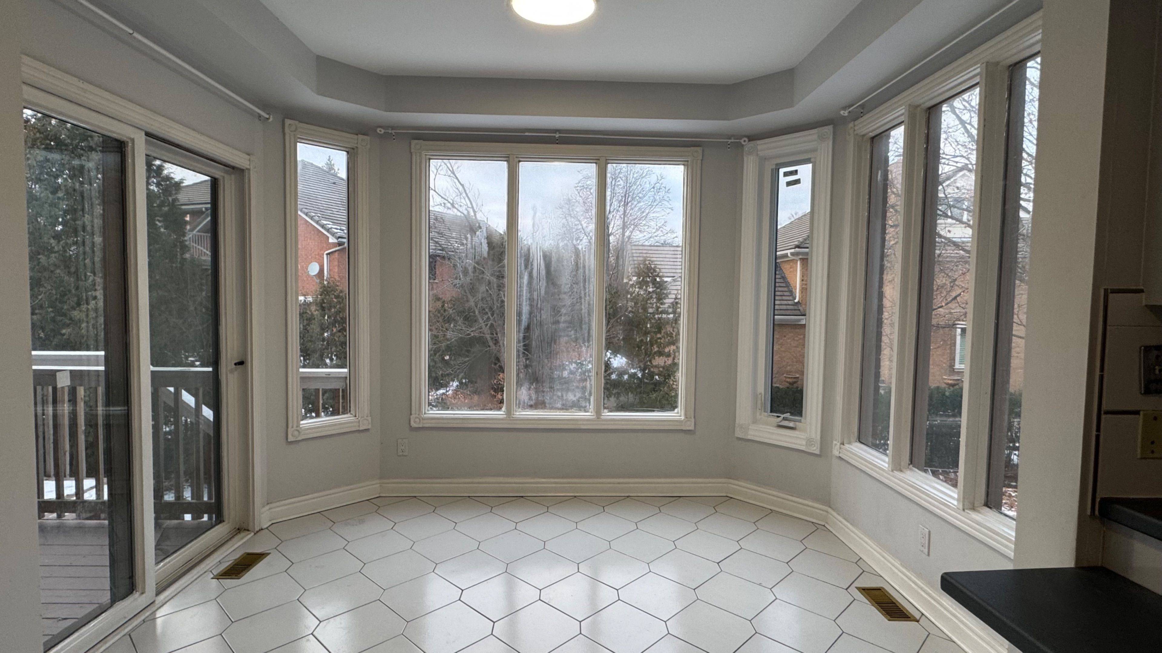 Mississauga, ON L5H 4G9,2501 Mississauga RD #Upper