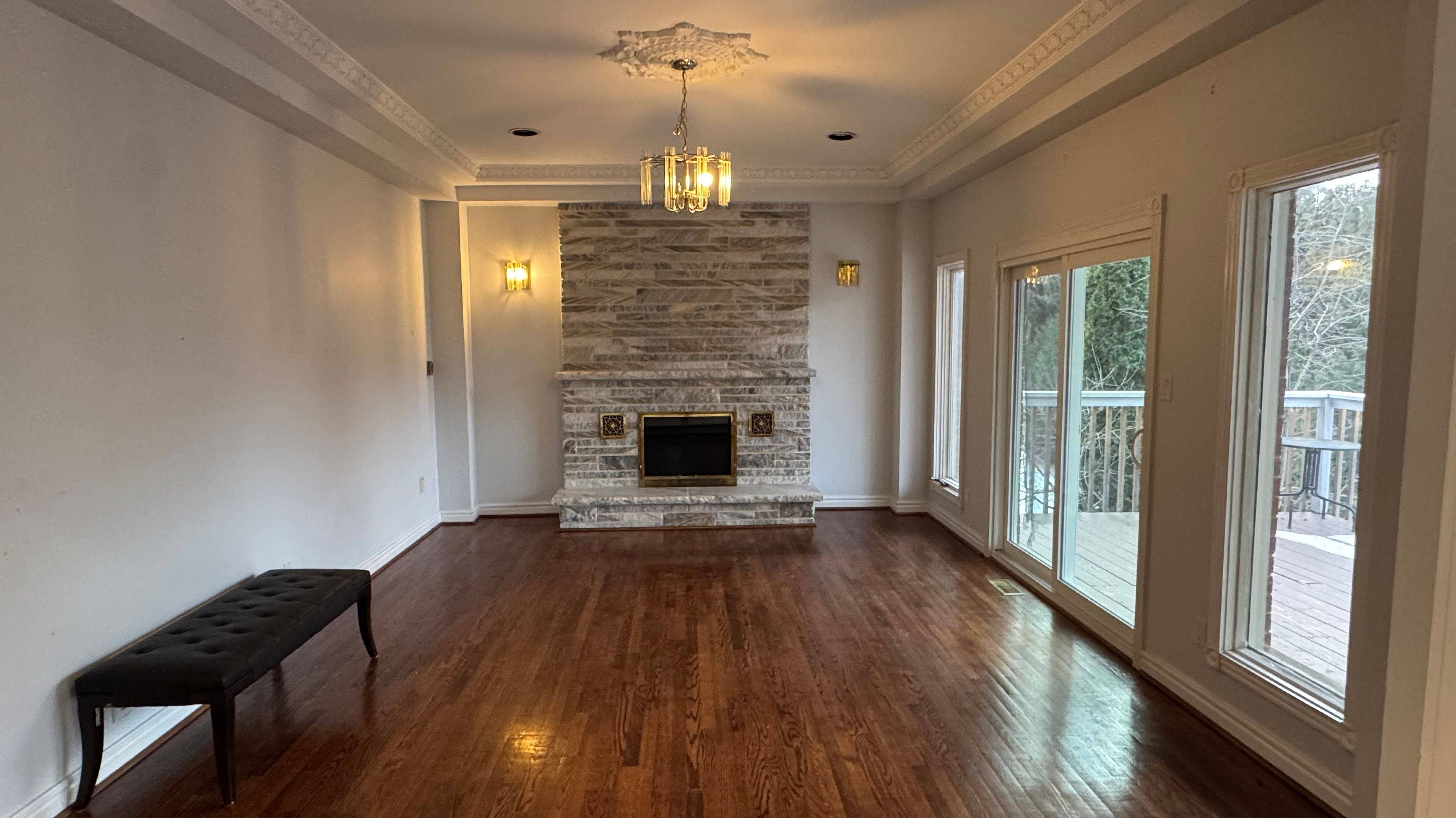 Mississauga, ON L5H 4G9,2501 Mississauga RD #Upper