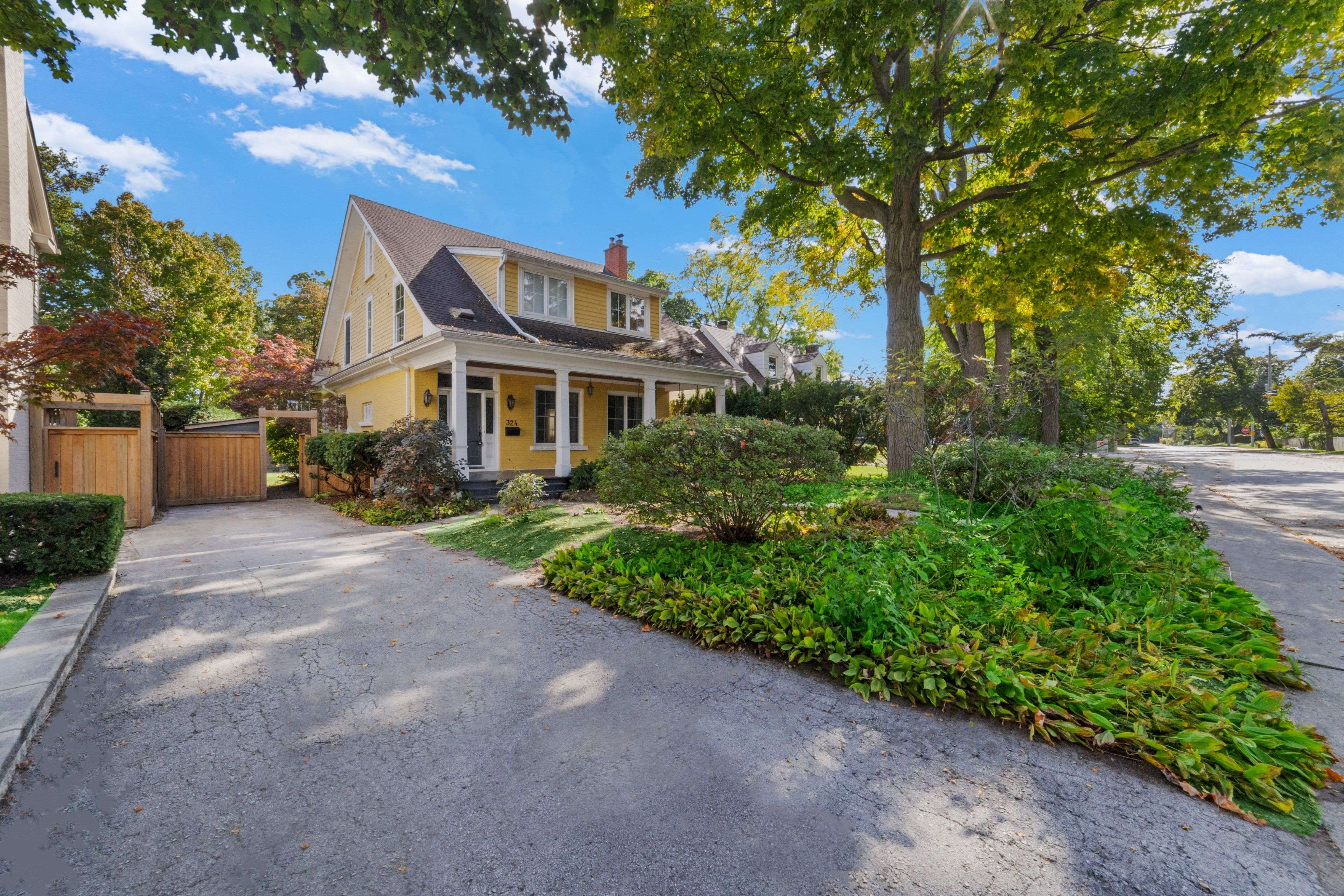 Oakville, ON L6J 2H1,324 Spruce ST