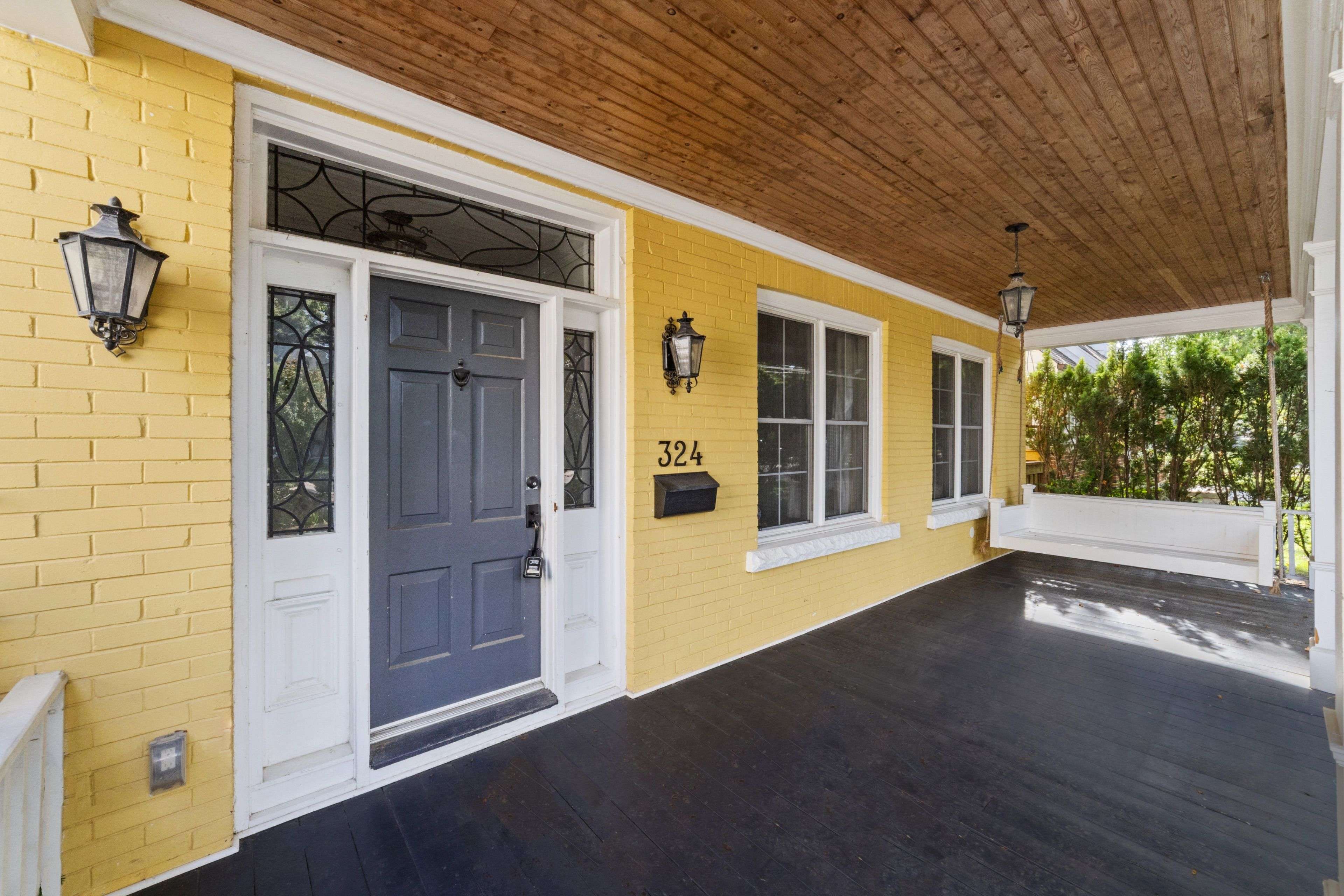 Oakville, ON L6J 2H1,324 Spruce ST