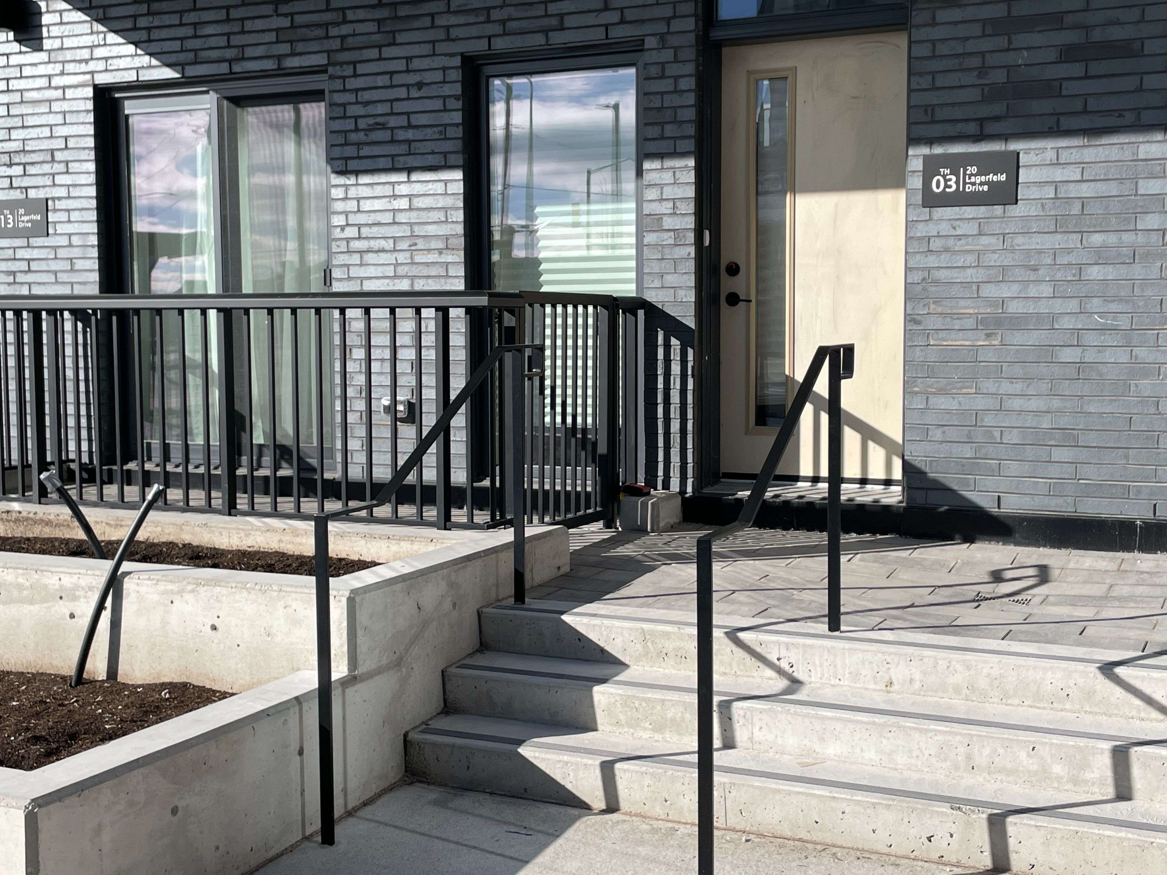 Brampton, ON L7A 5L5,20 Lagerfeld DR #B003