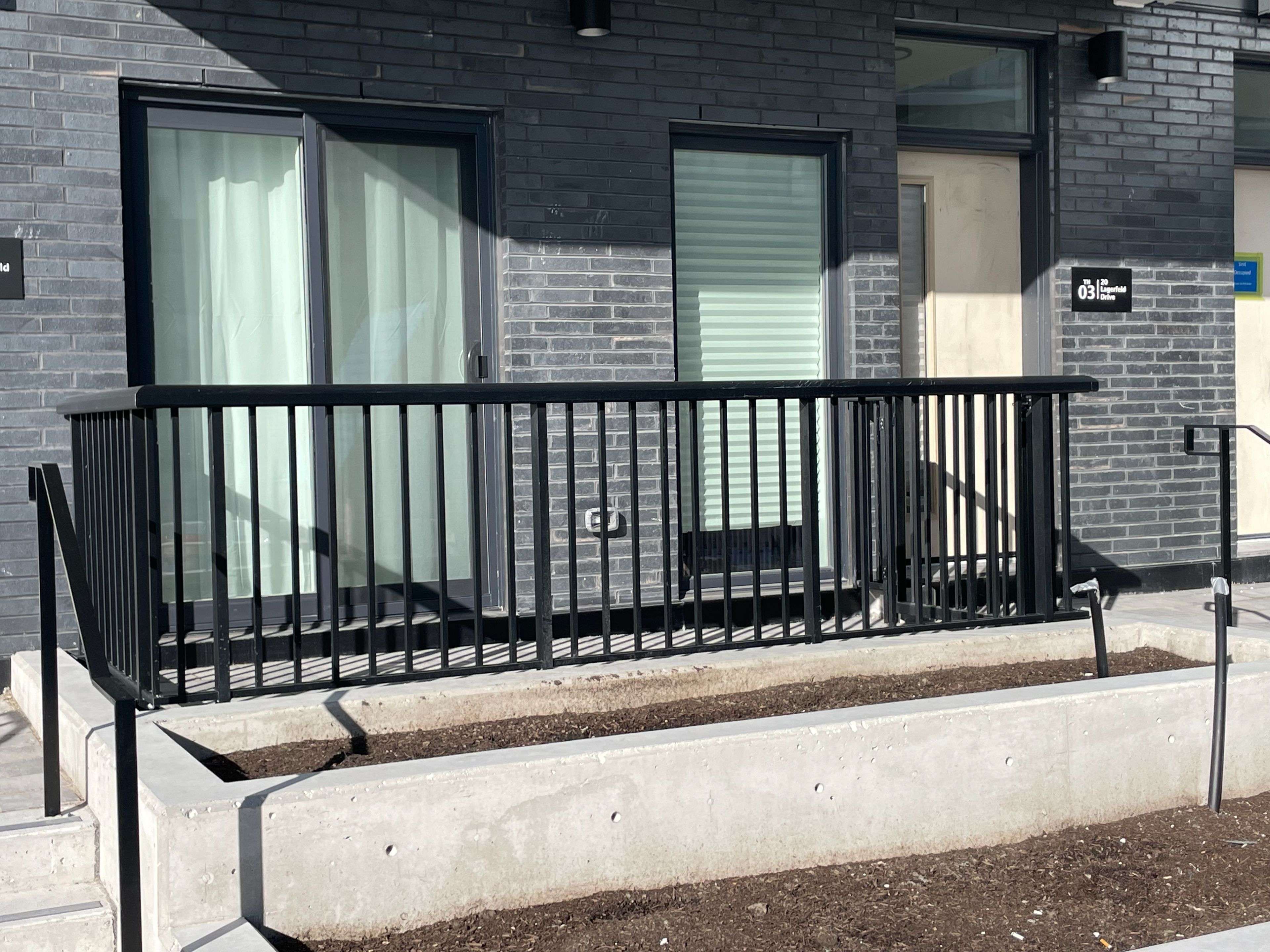 Brampton, ON L7A 5L5,20 Lagerfeld DR #B003