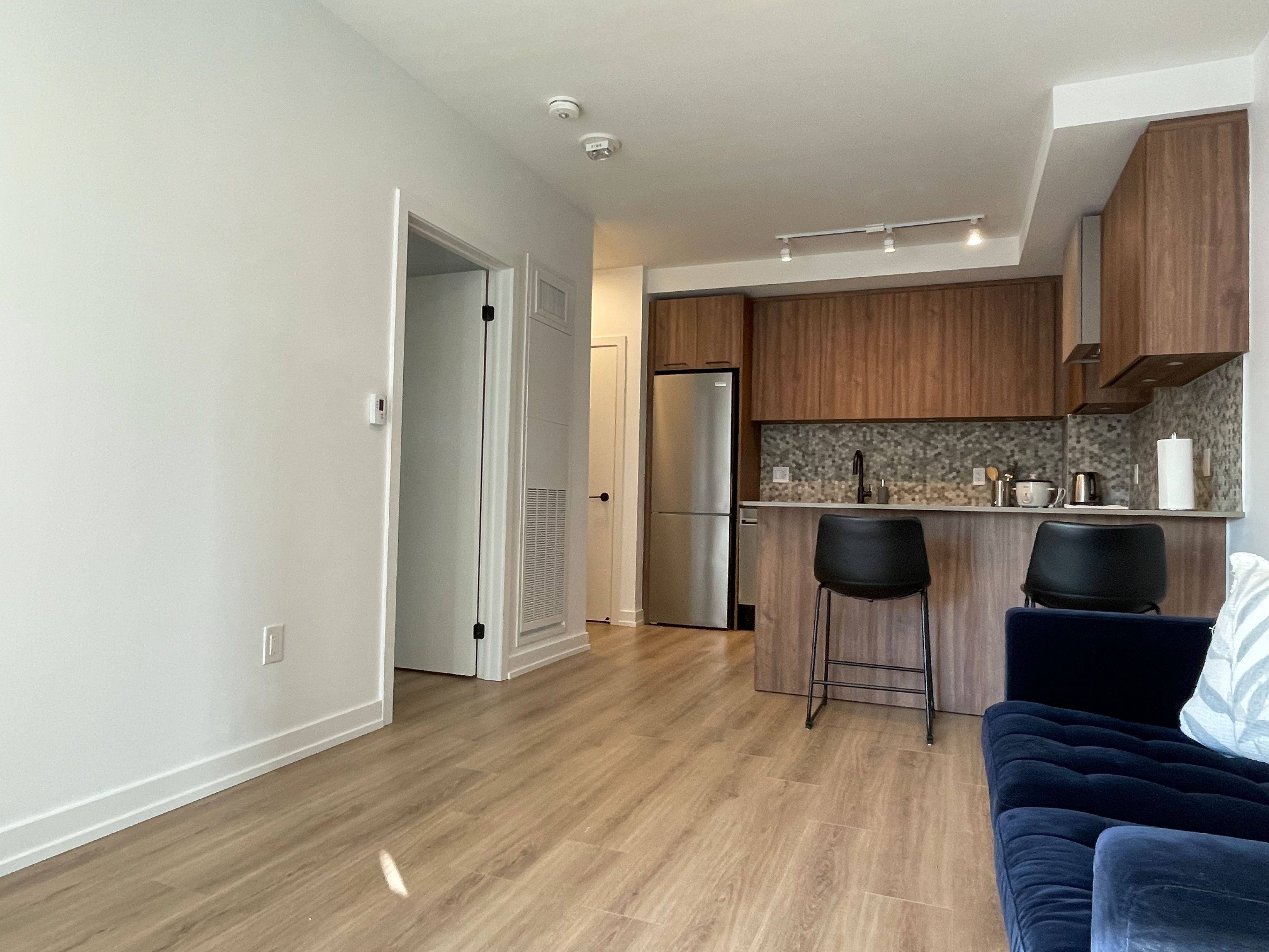 Brampton, ON L7A 5L5,20 Lagerfeld DR #B003