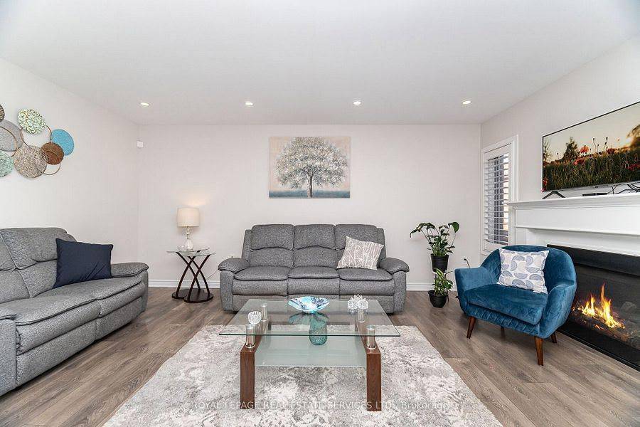 Milton, ON L9E 1C5,290 Beasley TER S