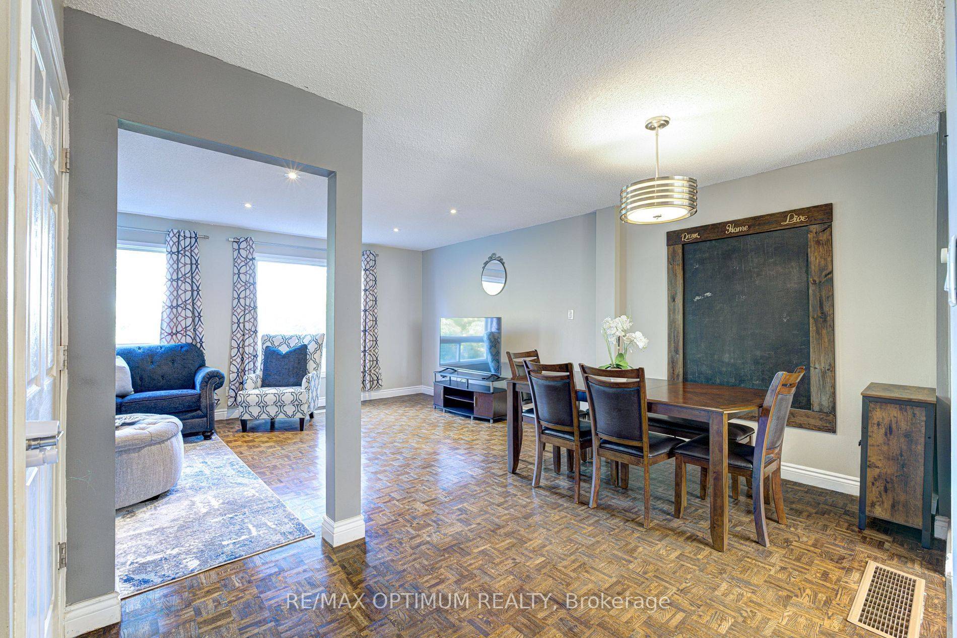 Burlington, ON L7P 3R9,2050 Upper Middle RD #81