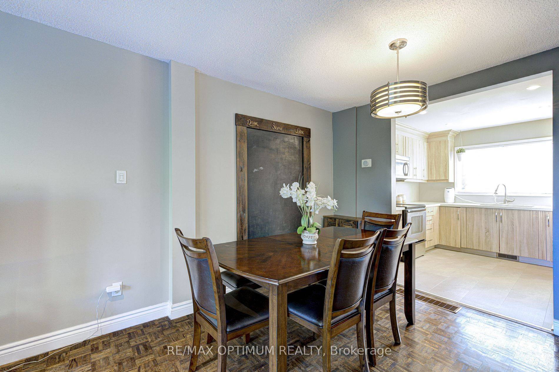 Burlington, ON L7P 3R9,2050 Upper Middle RD #81